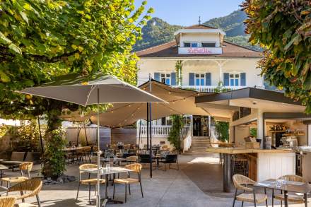 Bar &amp; Terrasse en Bord de Lac d’Annecy - Le Bel Abri