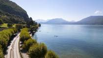 Bar &amp; Terrasse en Bord de Lac d’Annecy - Le Bel Abri